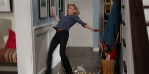 modern family claire gets stop.